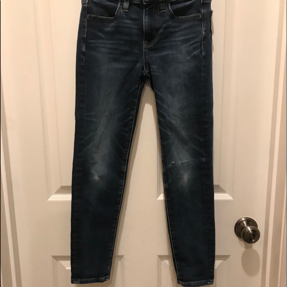 AE dark wash skinny cropped jeans